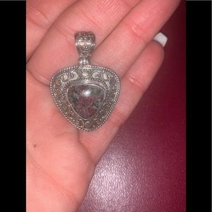 COPY - russian eudialyte pendant 6.630 CTS